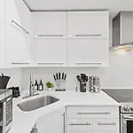 Elegant Urban Retreat In The Heart Of Center City