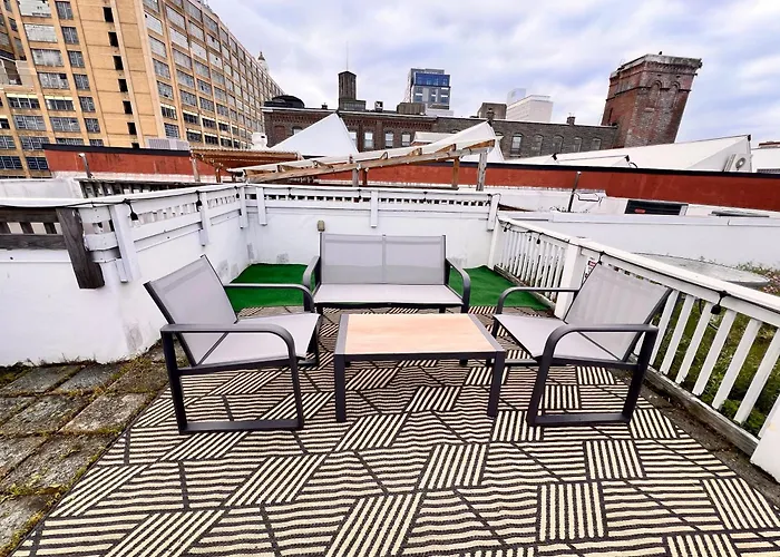 Elegant Urban Retreat In The Heart Of Center City