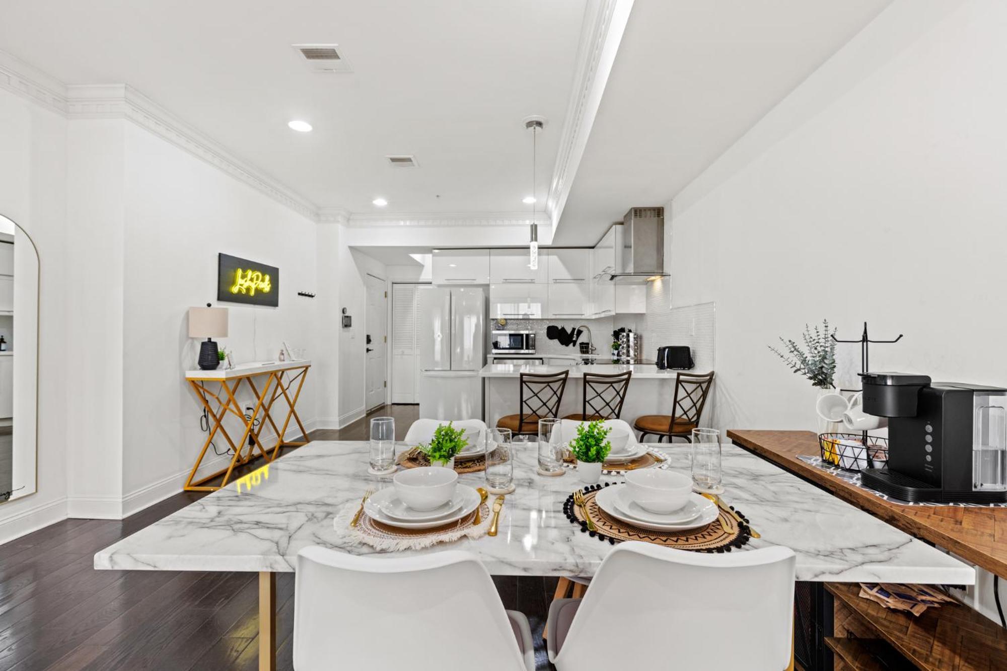 Elegant Urban Retreat In The Heart Of Center Apartamento *