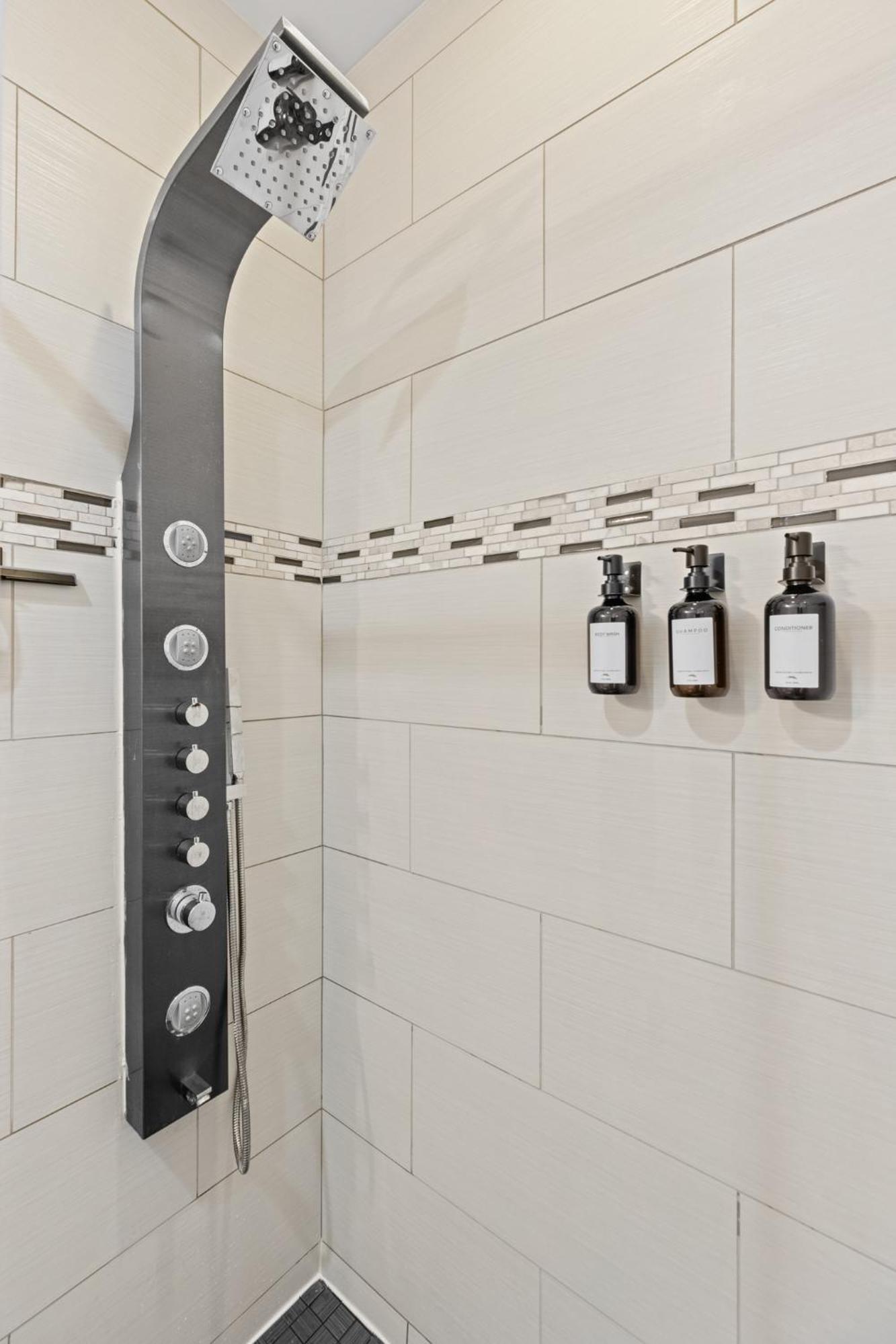 Apartamento Elegant Urban Retreat In The Heart Of Center *